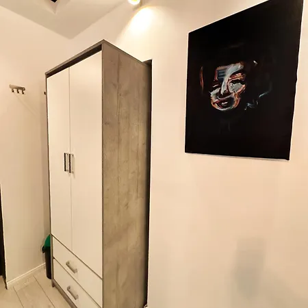 Anna Lux Apartment *