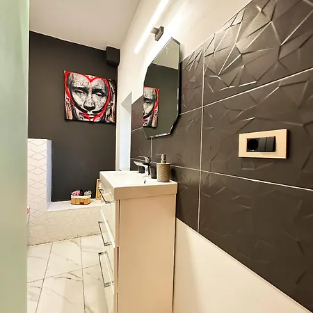 Anna Lux Apartment